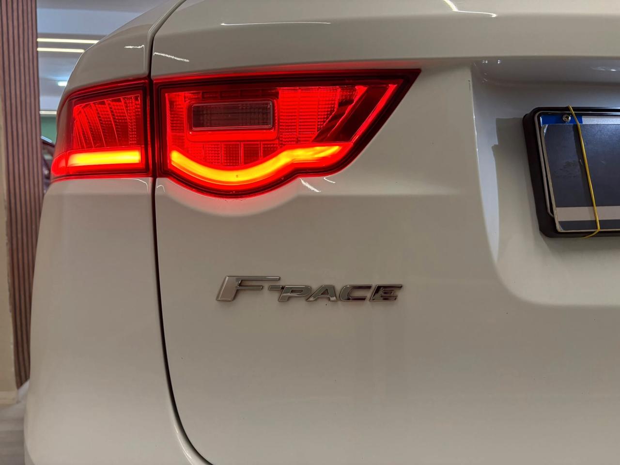 Jaguar F-Pace 2.000cc D 240 CV AWD aut. R-Sport