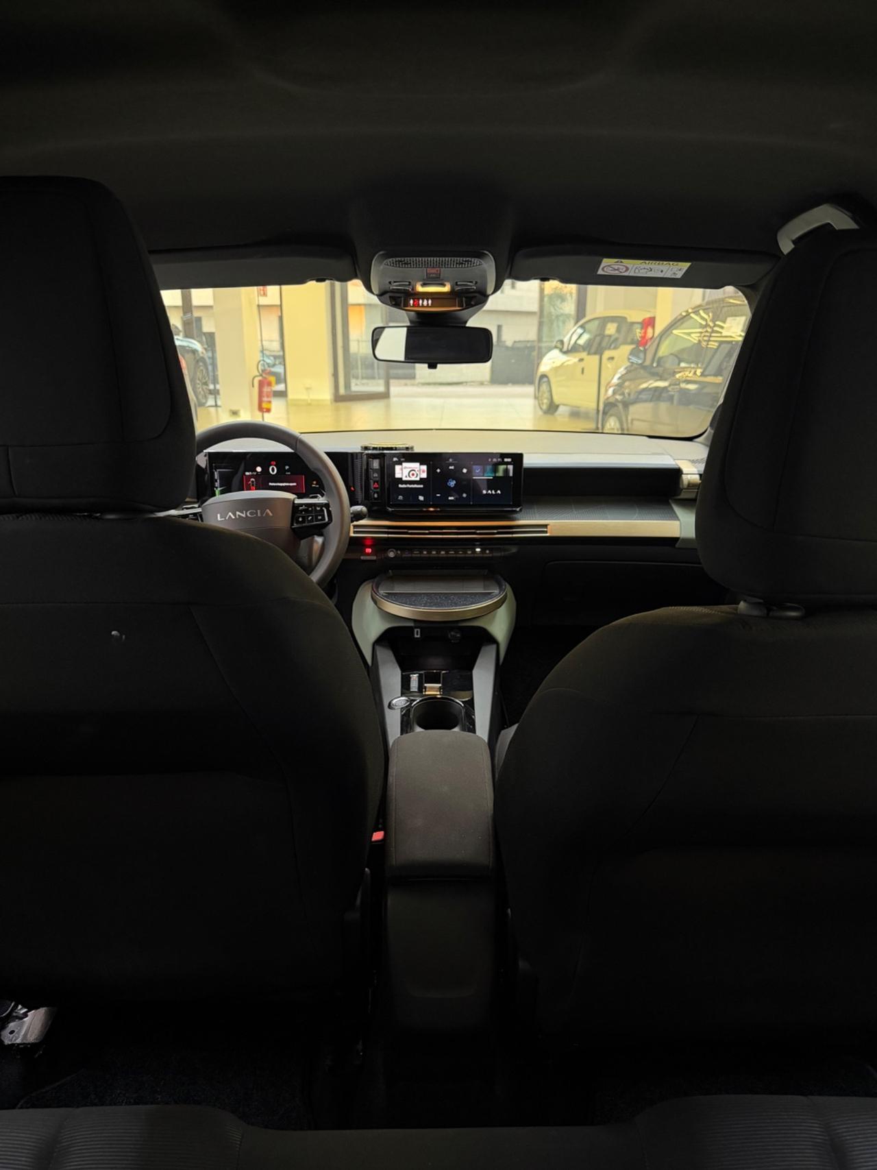 Lancia Ypsilon Hybrid e-DCT