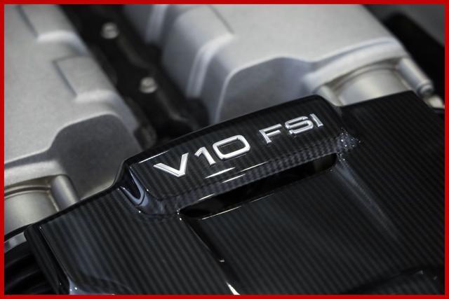 AUDI R8 Coupé 5.2 FSI quattro S tronic plus
