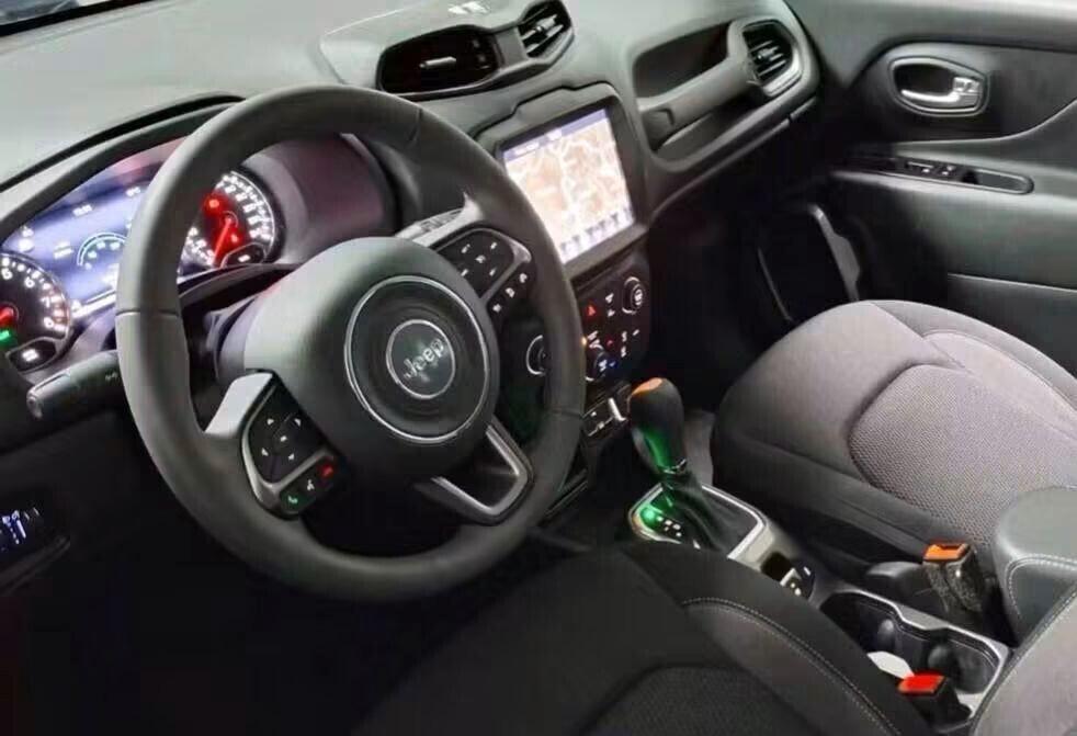 Jeep Renegade 1.5 Turbo T4 MHEV Total black full optional