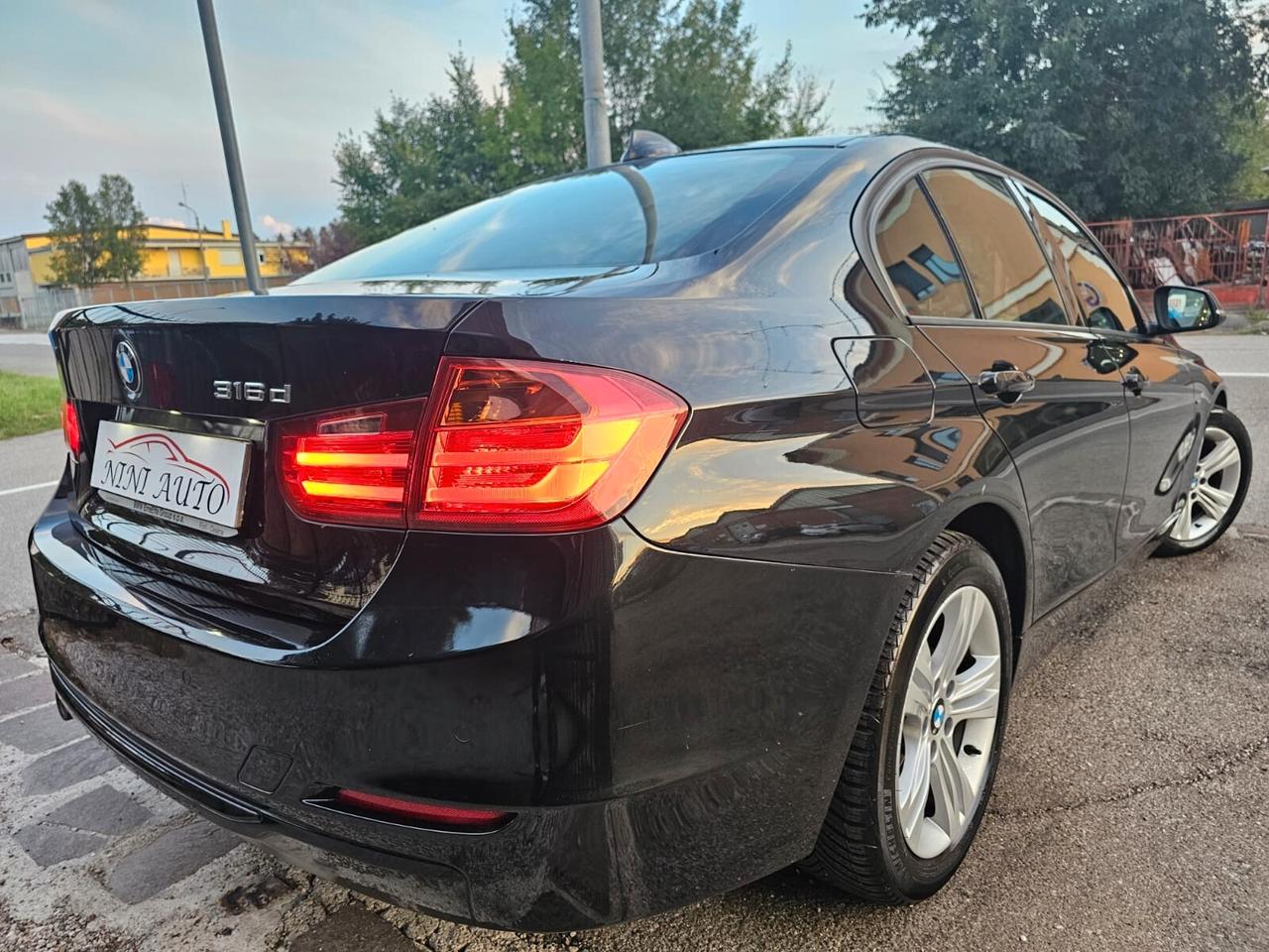Bmw 316d 115cv Sport*Navi*Bi-Xeno*Tetto*Pdc*17*