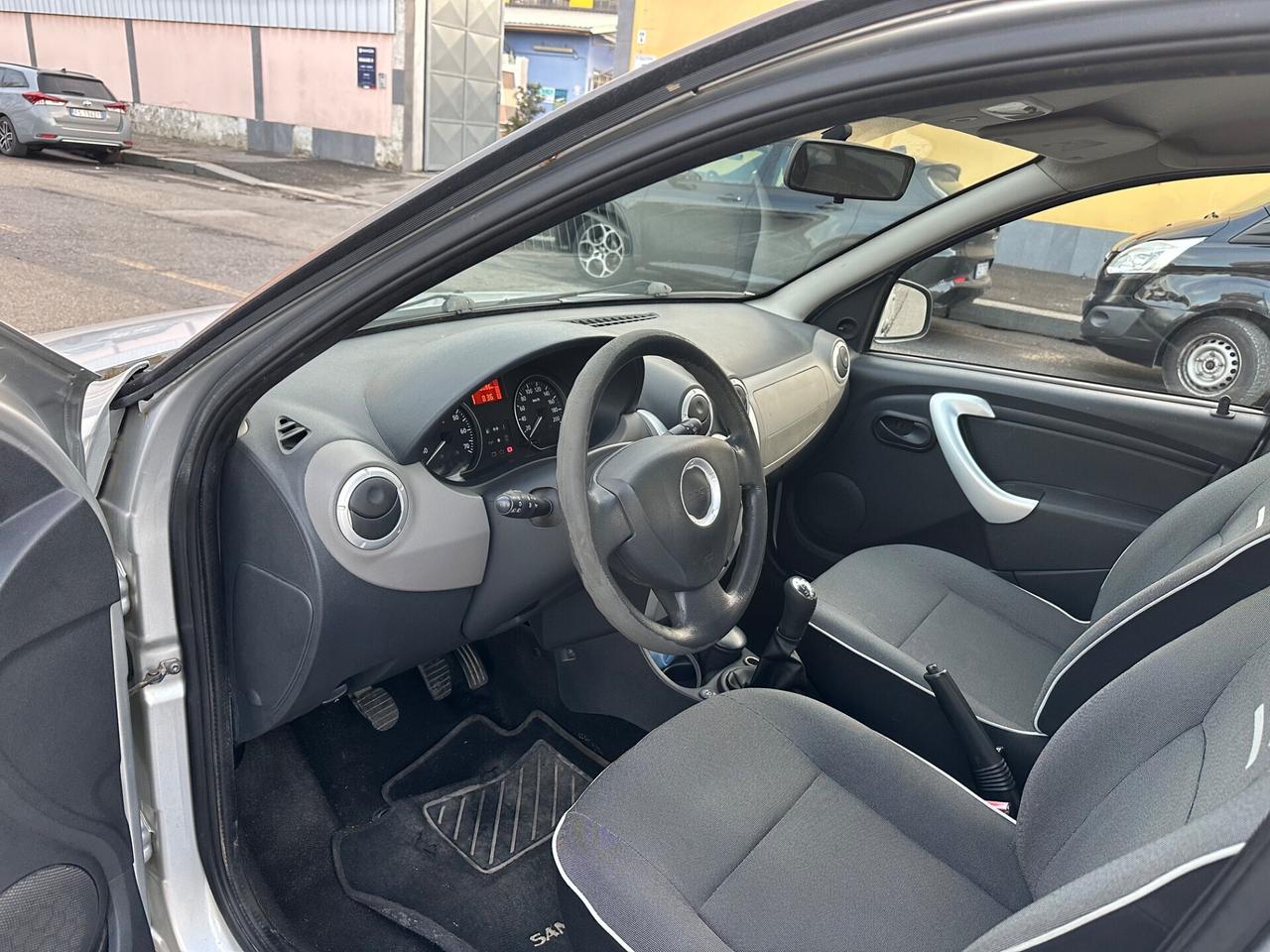 Dacia Sandero 1.2 16V GPL 75CV