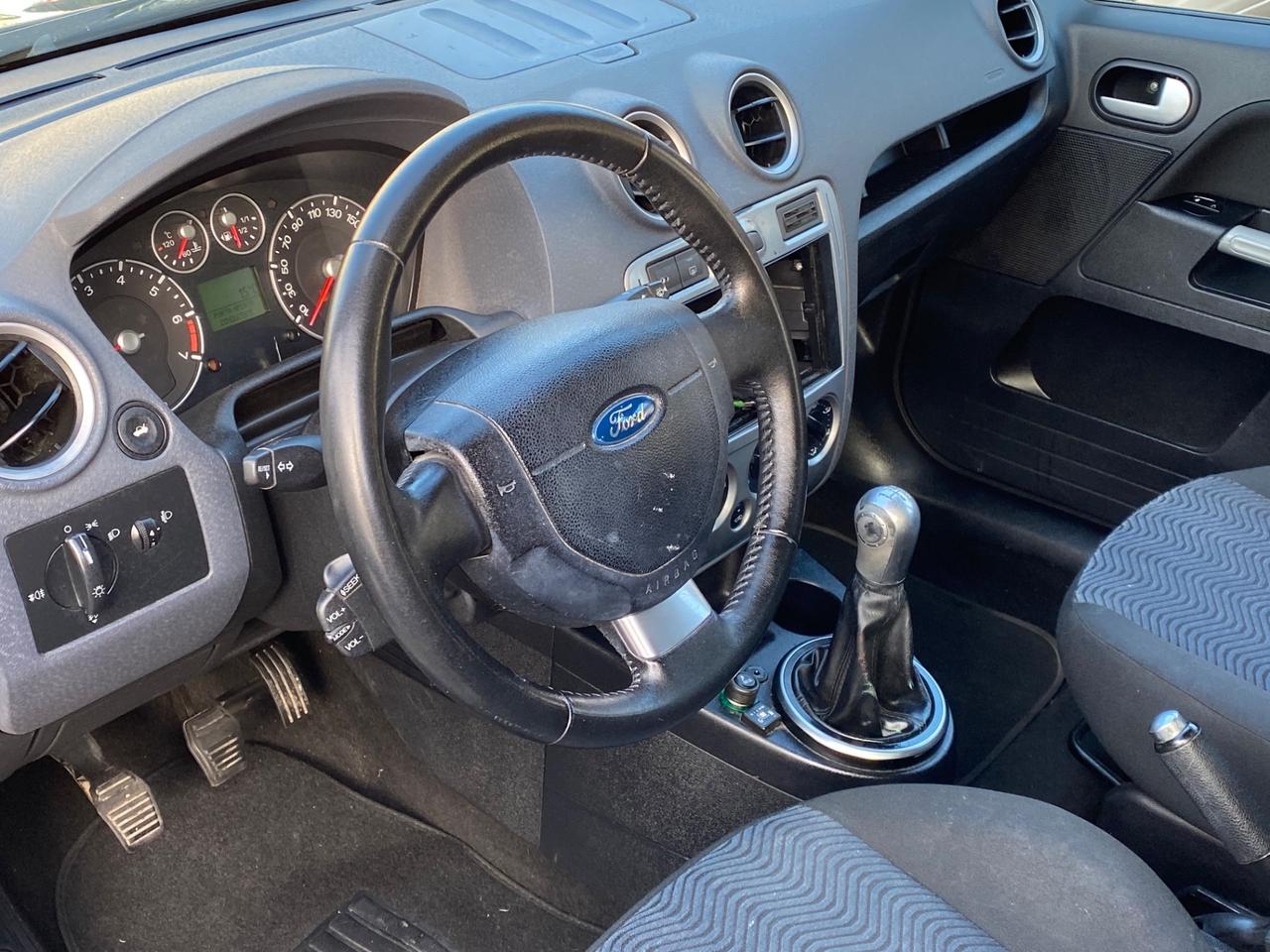 Ford Fusion 1.4 16V 5p. Titanium