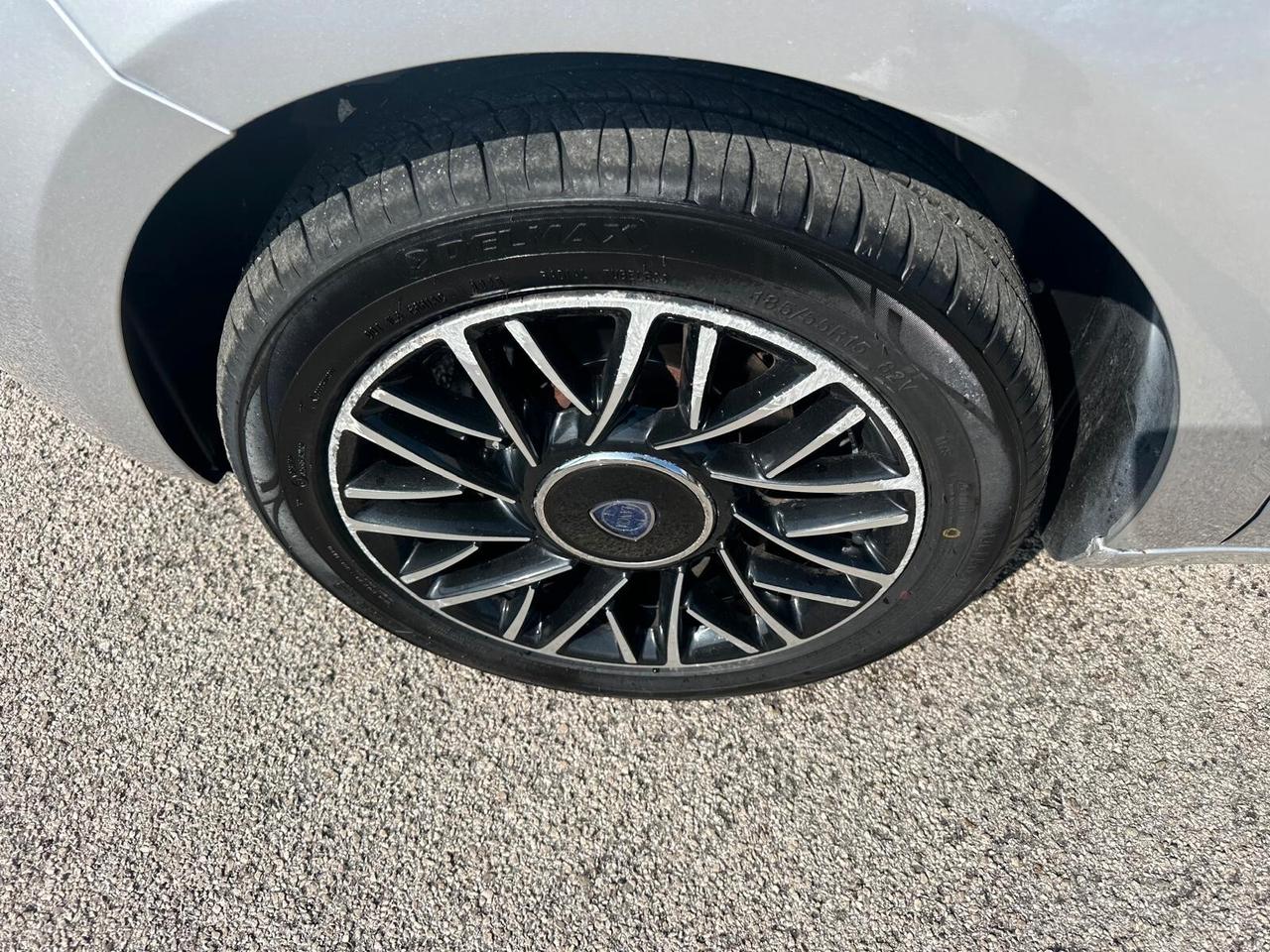 Lancia Ypsilon 1.2 GPL 69 CV 5 porte Platinum NEOPATENTATI