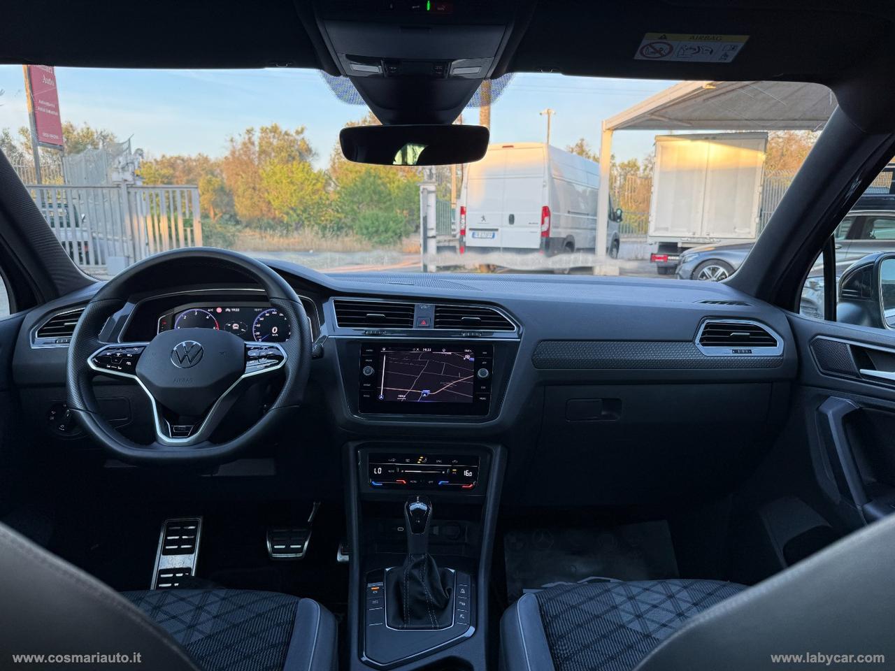 VOLKSWAGEN Tiguan 2.0 TDI 150CV DSG R-Line 2023 LUCI AMBIENTE