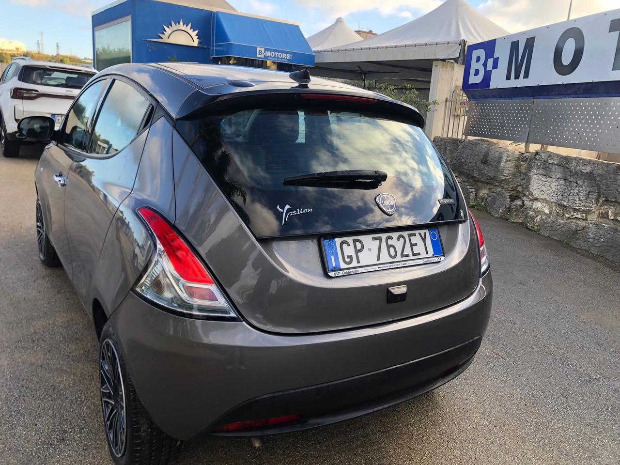 Lancia Ypsilon 1.0 FireFly 5 porte S&S Hybrid Gold