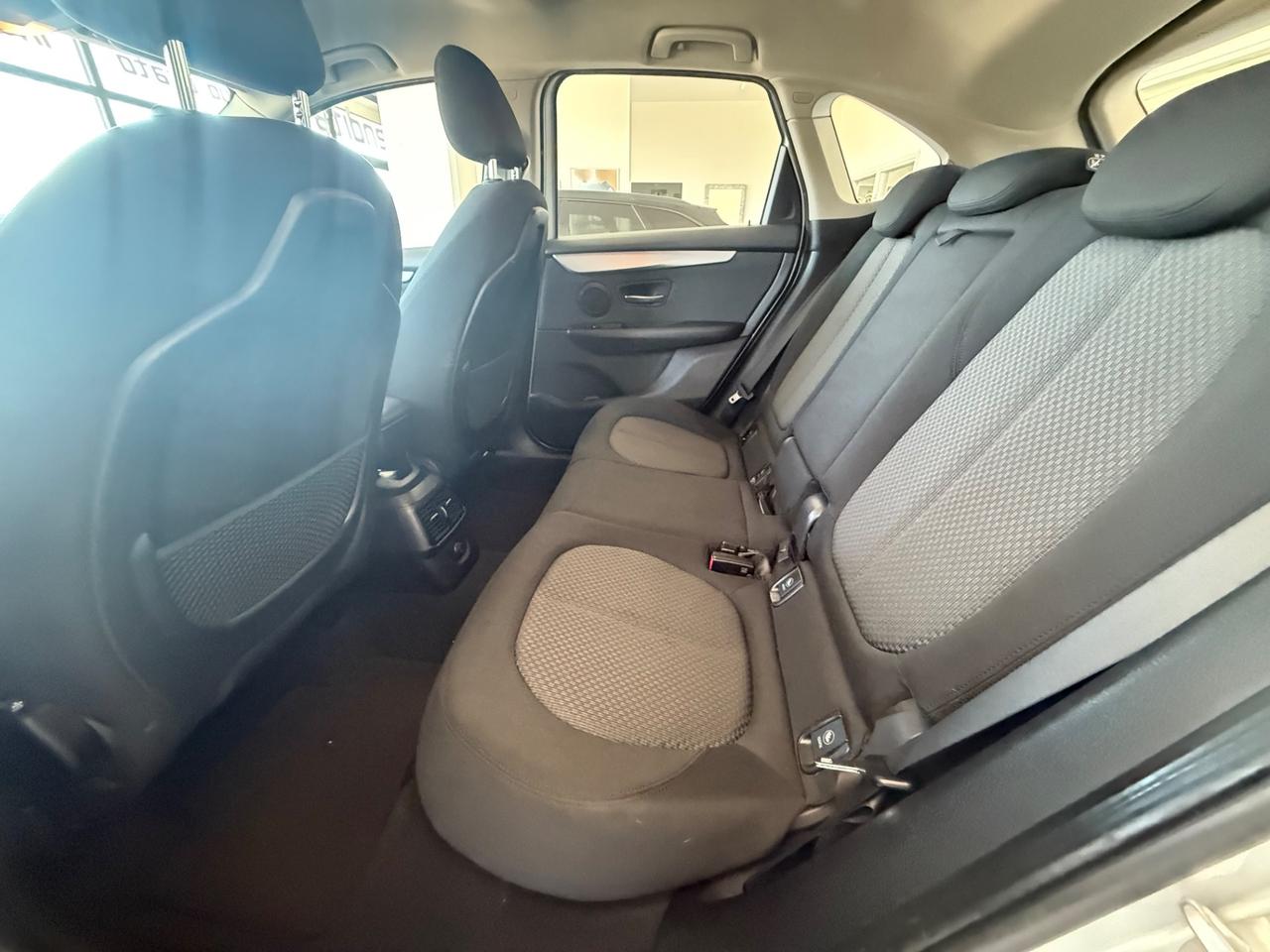 Bmw 2er Active Tourer 218d Advantage