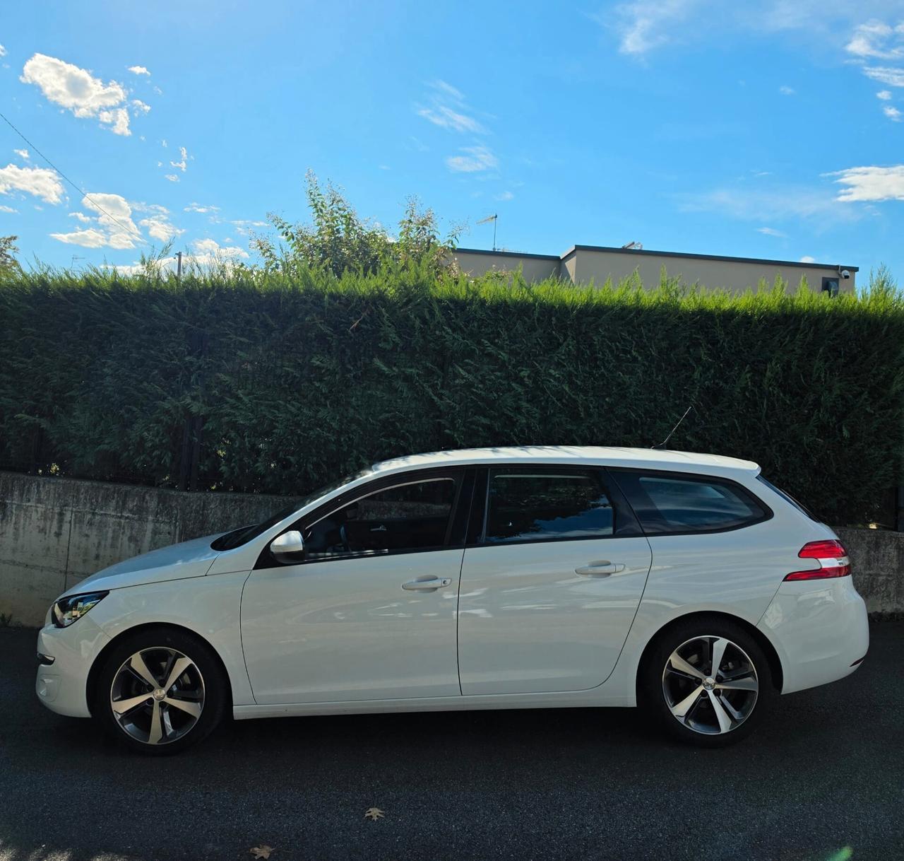 Peugeot 308 BlueHDi 120 S&S SW Active