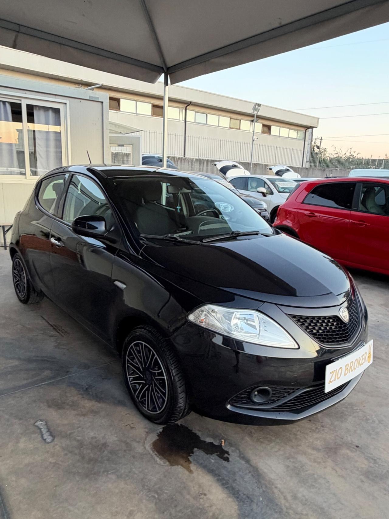 Lancia Ypsilon 1.2 69 CV 5 porte GPL Ecochic Platinum