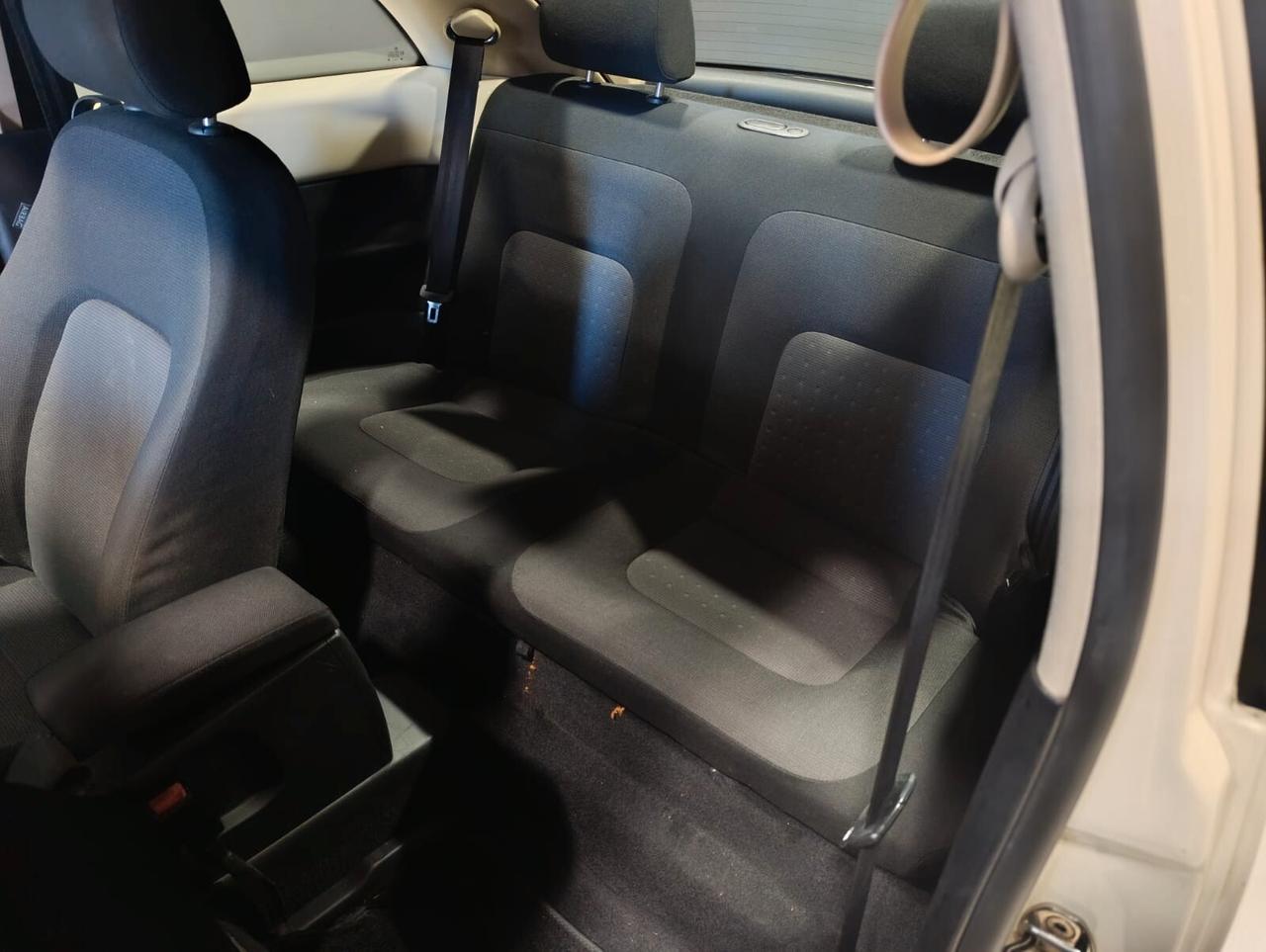 Volkswagen New Beetle del 2007 - benzina 140.000 km -