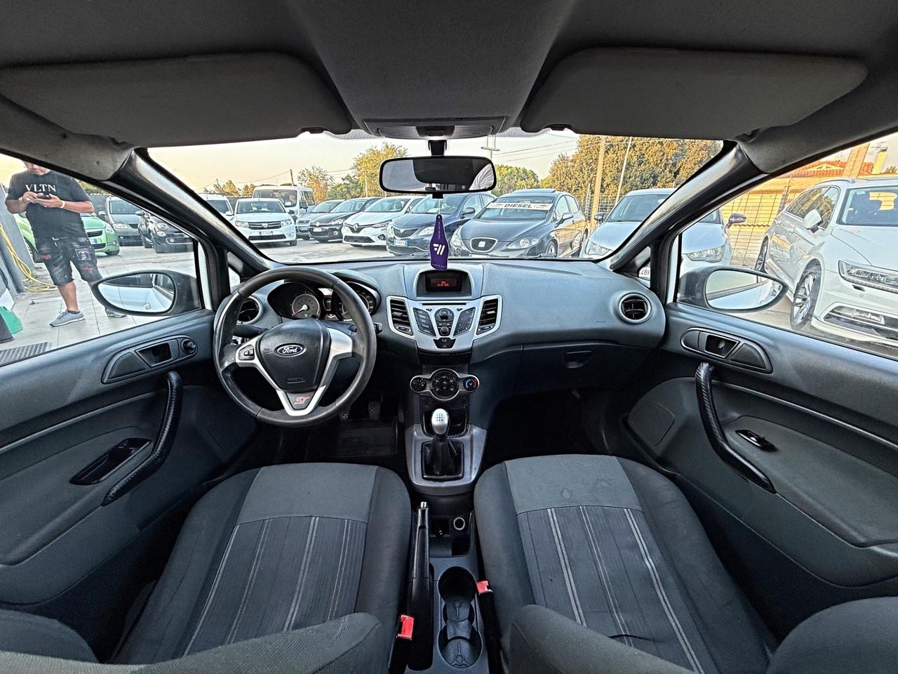 Ford Fiesta 1.4 TDCi 68CV 5 porte Titanium Garanzia 12 Mesi
