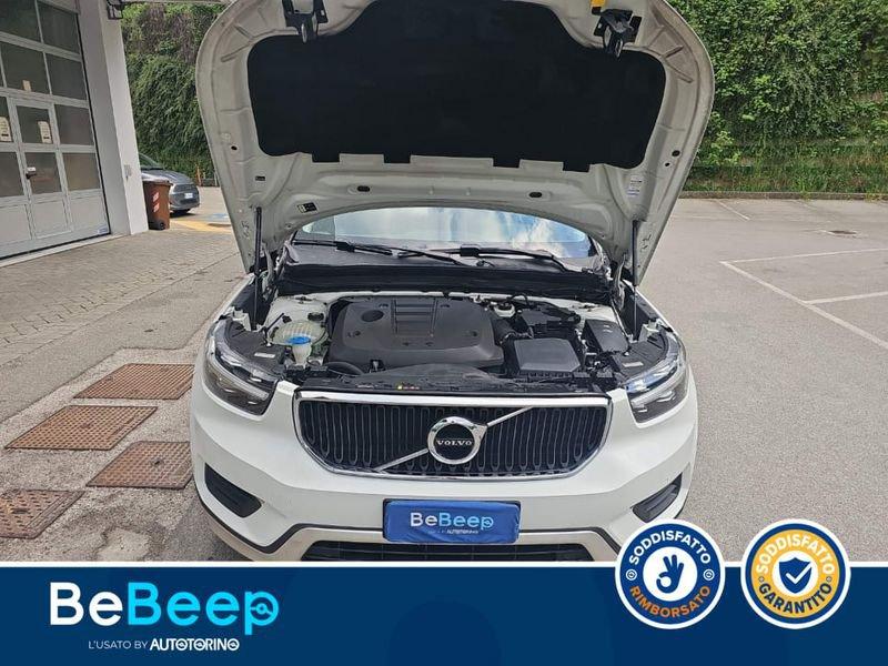 Volvo XC40 2.0 D4 MOMENTUM PRO AWD GEARTRONIC MY21