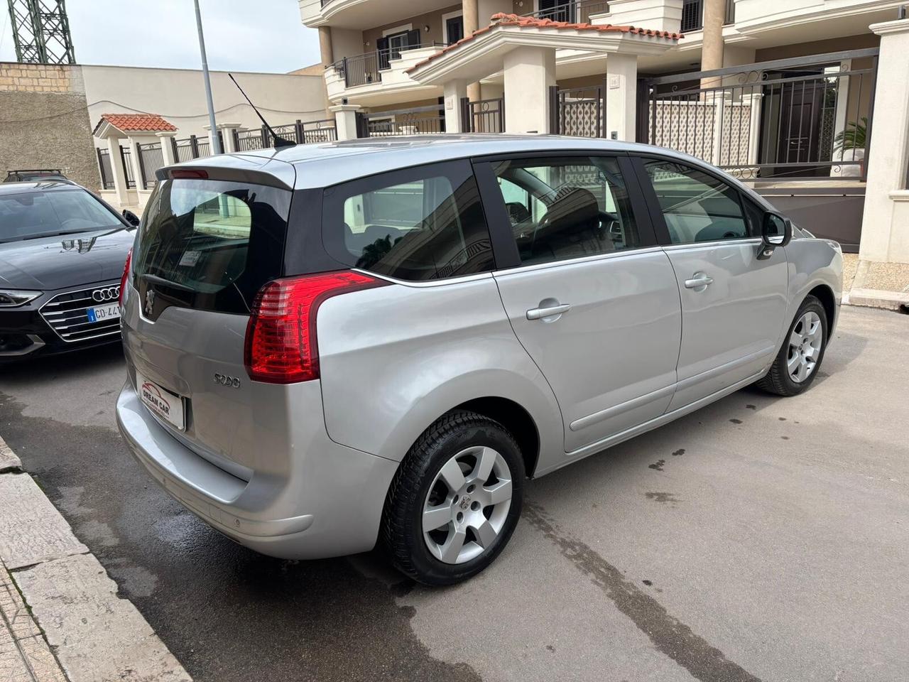 Peugeot 5008 1.6 HDi 112CV Allure