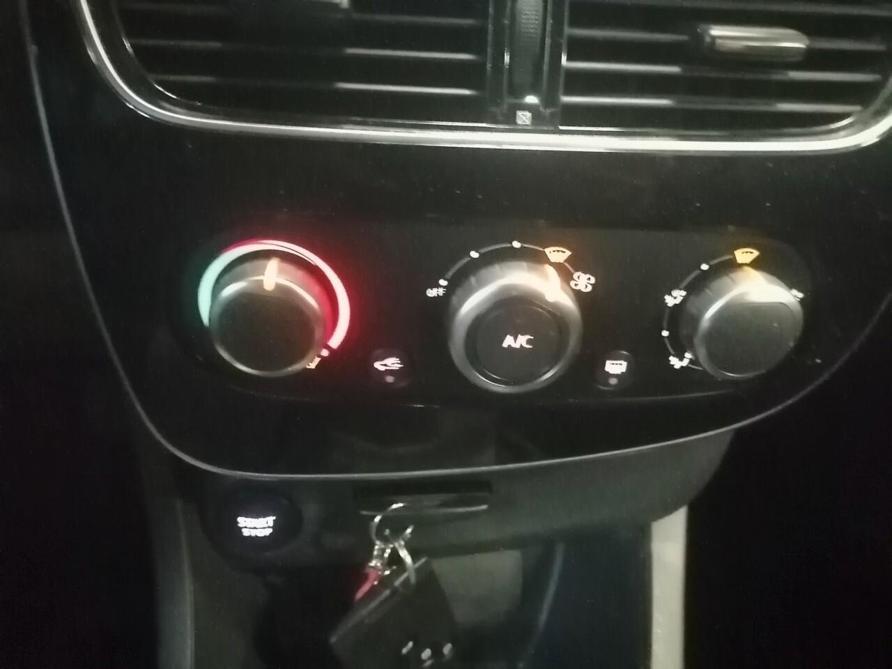 Renault Clio dCi 8V 75 CV Start&Stop 5 porte Energy Duel