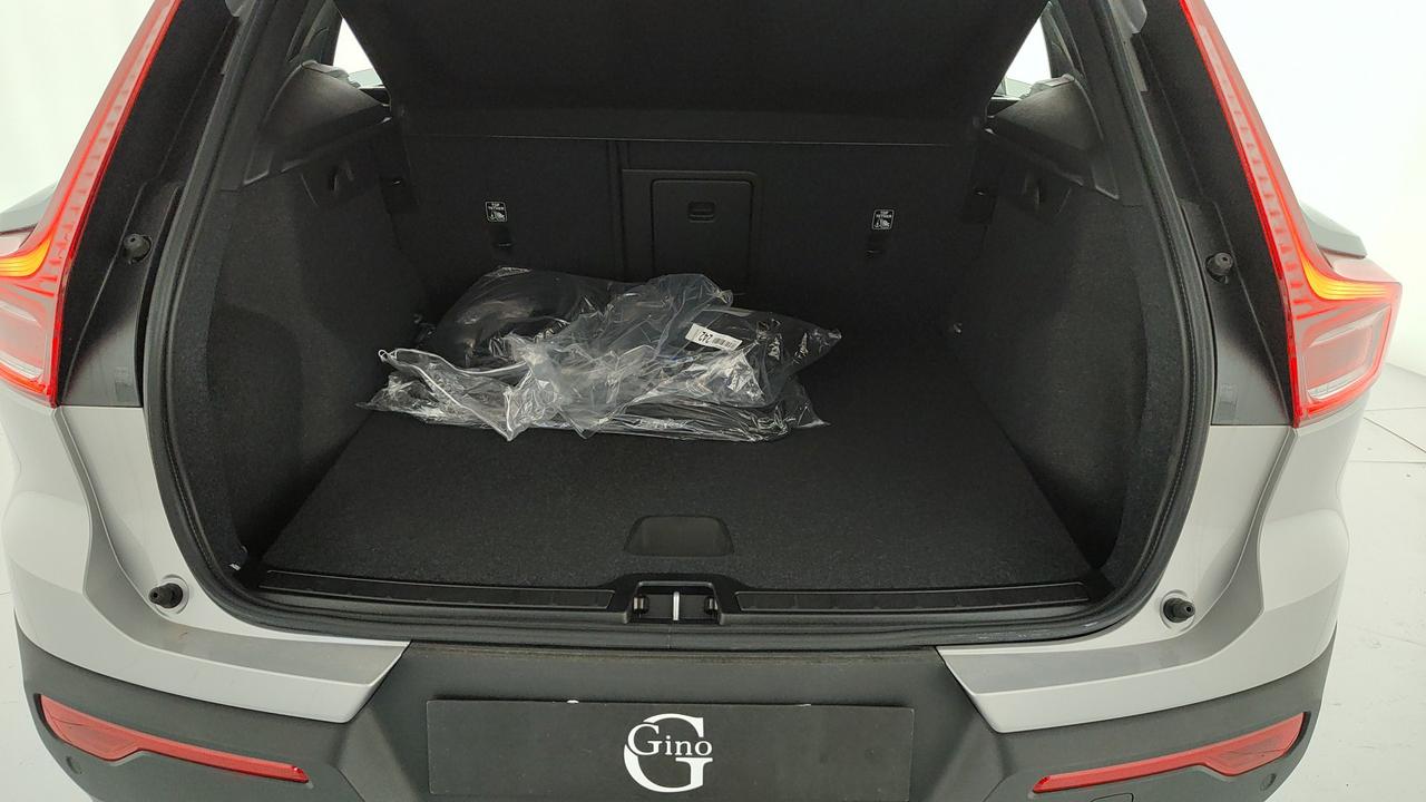 VOLVO XC40 single motor Core rwd