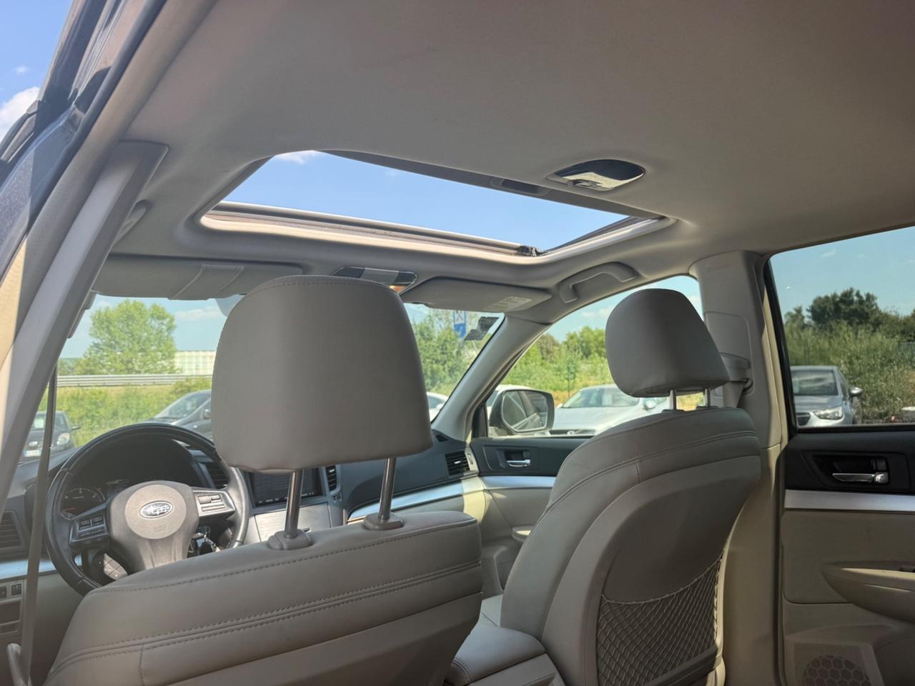 Subaru OUTBACK 2.0D Trend Leather