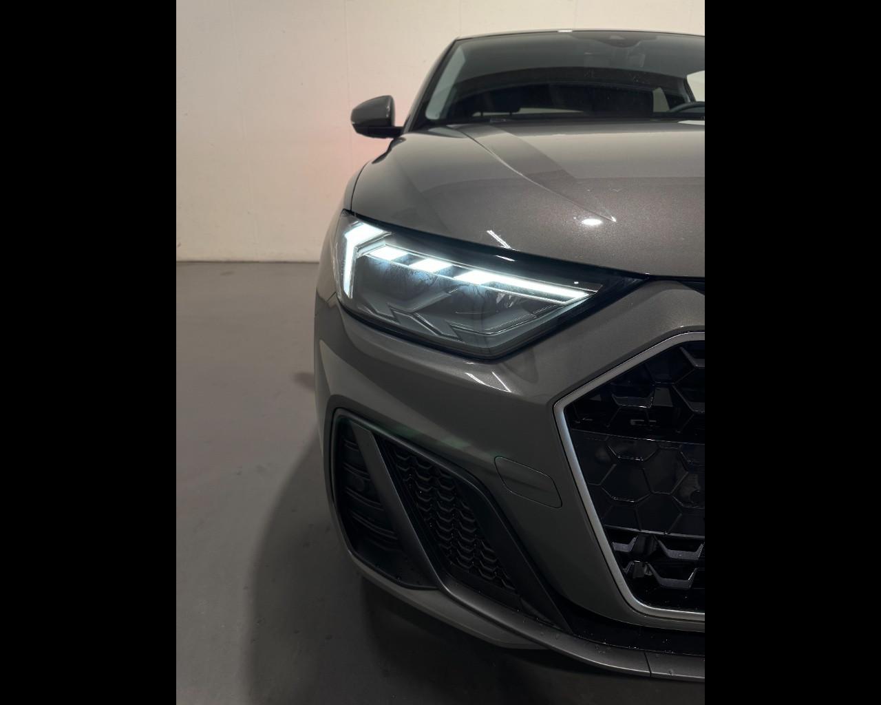 AUDI A1 SPORTBACK 30 TFSI S-TRONIC S LINE EDITION