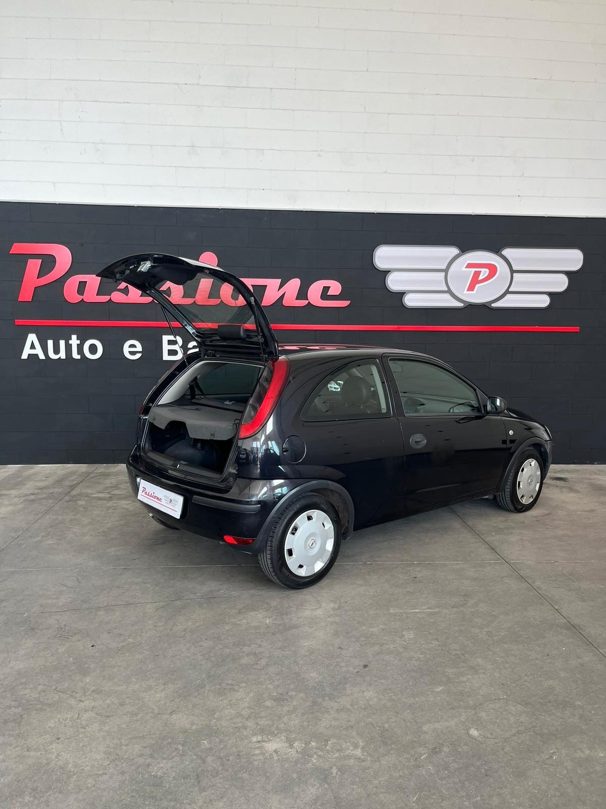 Opel Corsa 1.2i 16V cat 3 porte Silverline