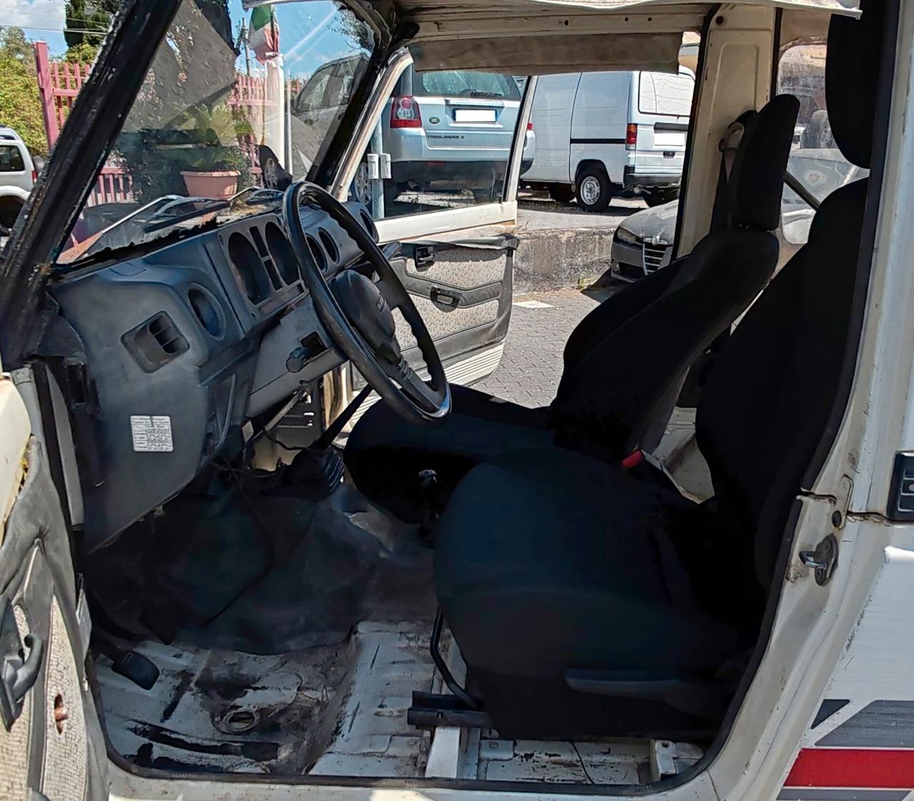 Suzuki SJ413 Cabriolet De Luxe