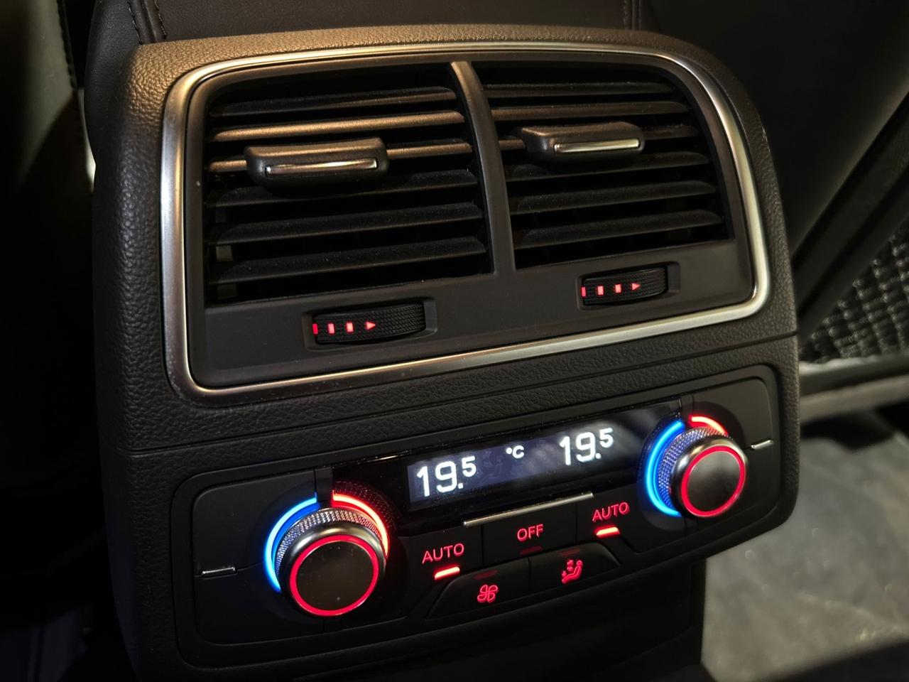 Audi A6 Avant 3.0 TDI 245 CV quattro S tronic BOOKSERVICE