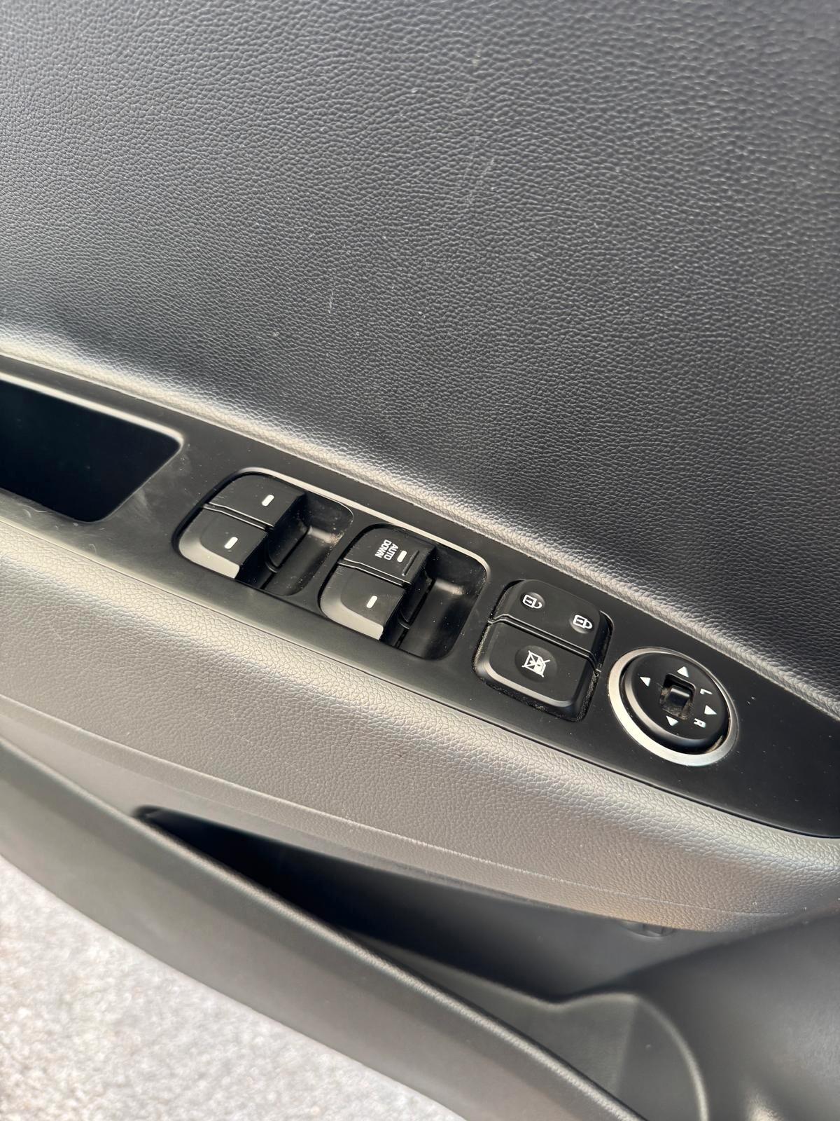Hyundai i10 1.0 - 2017 - SOLO 60000KM