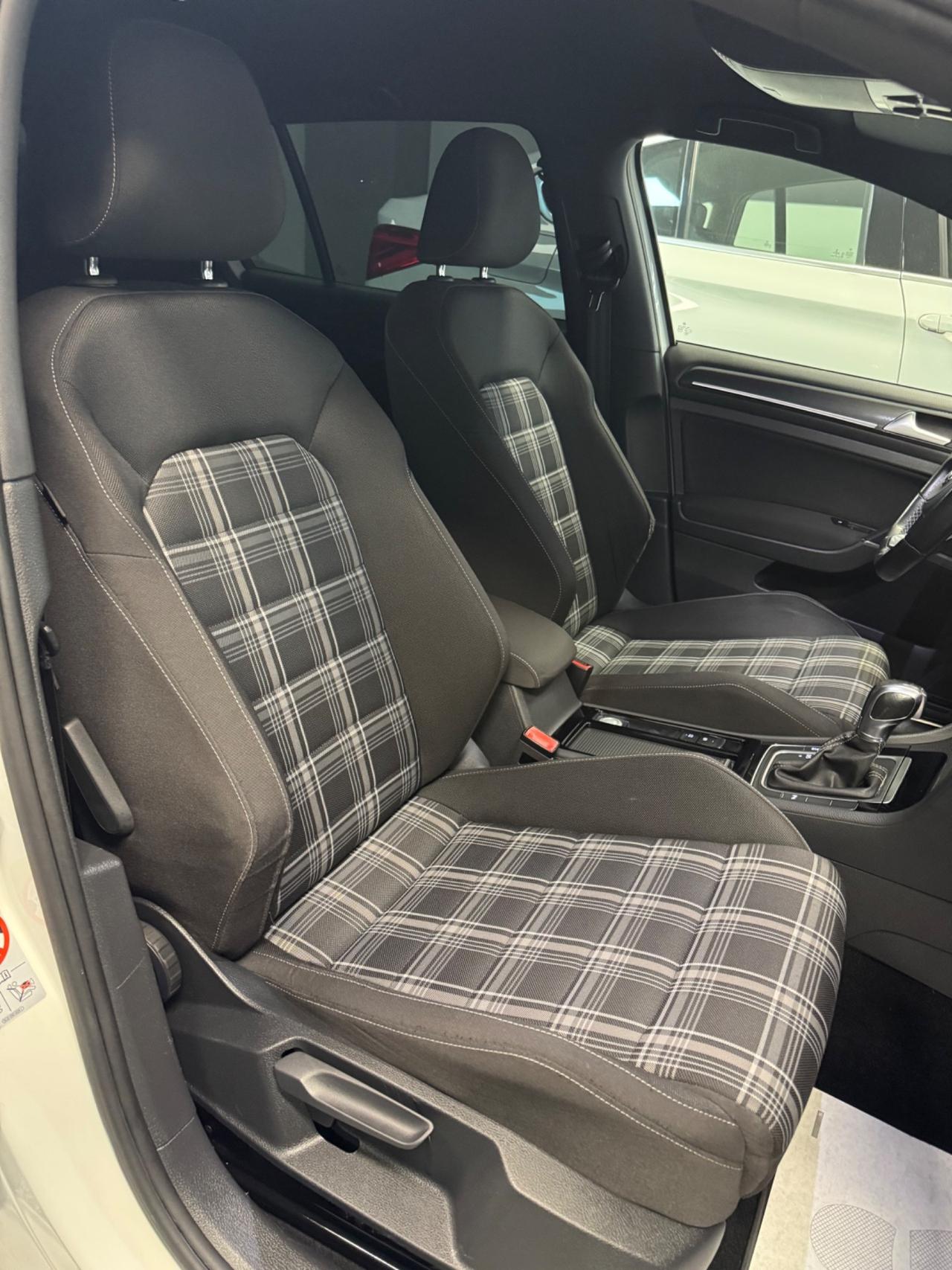 Volkswagen Golf 7.5 GTD 2.0 TDI 184 Cv DSG Finanziabile