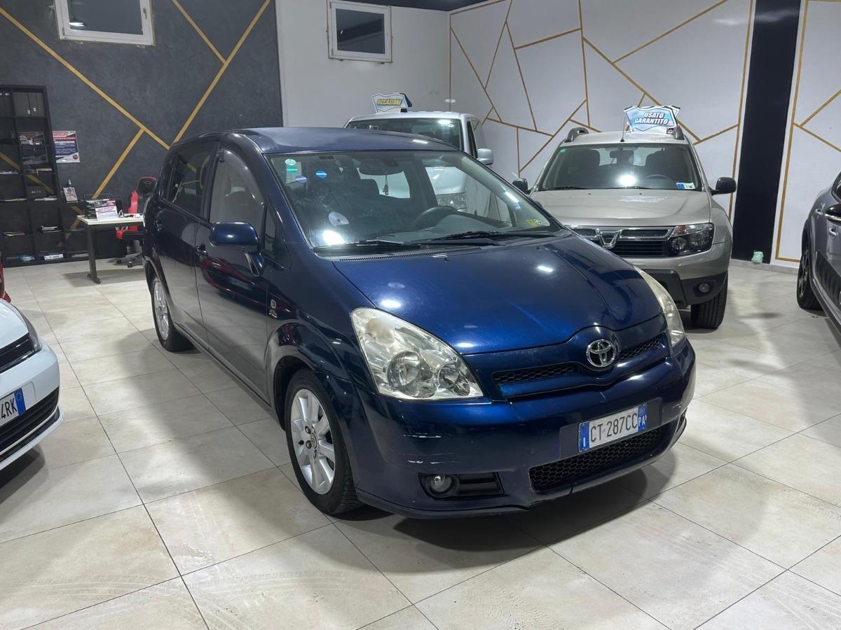 TOYOTA - Corolla - Verso 2.2 16V D-4D Sol