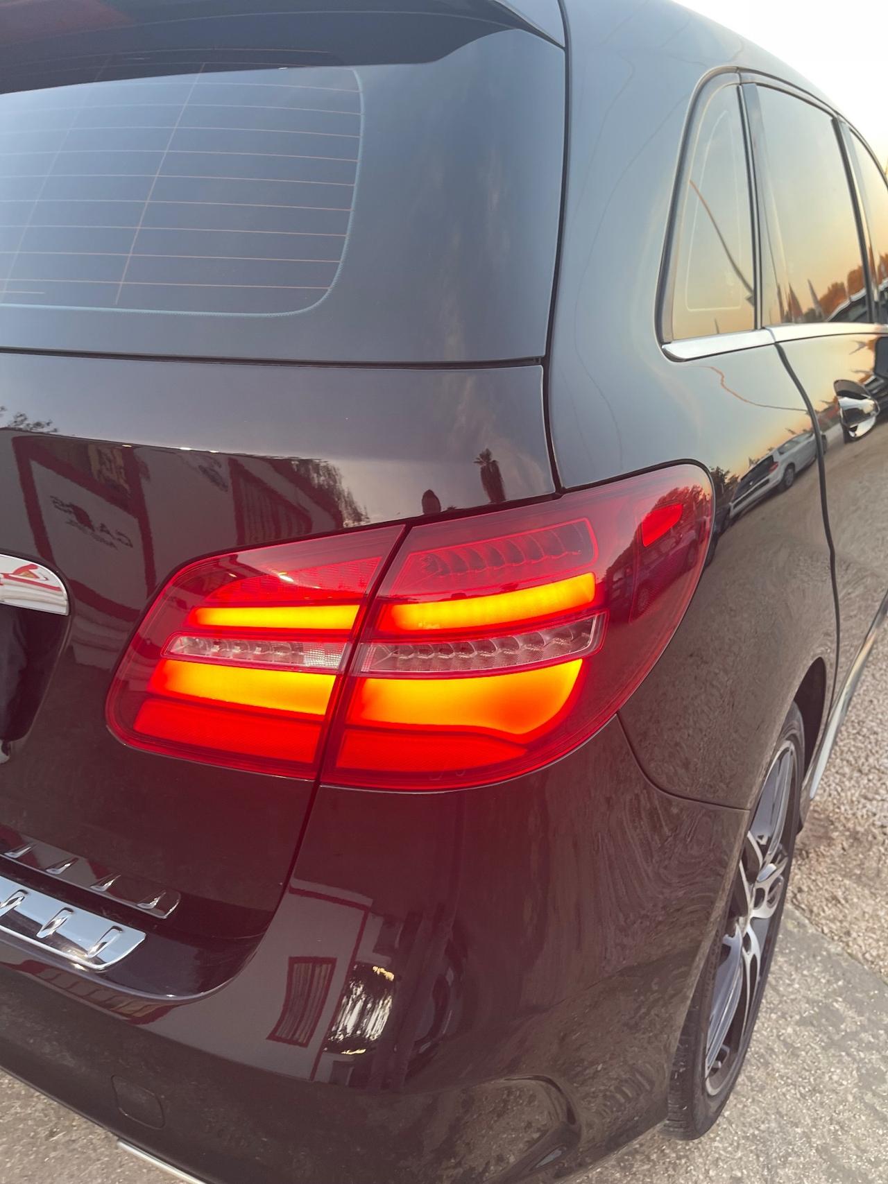 Mercedes Benz Classe B180d W246 Premium AMG 1.5 CDI 110cv