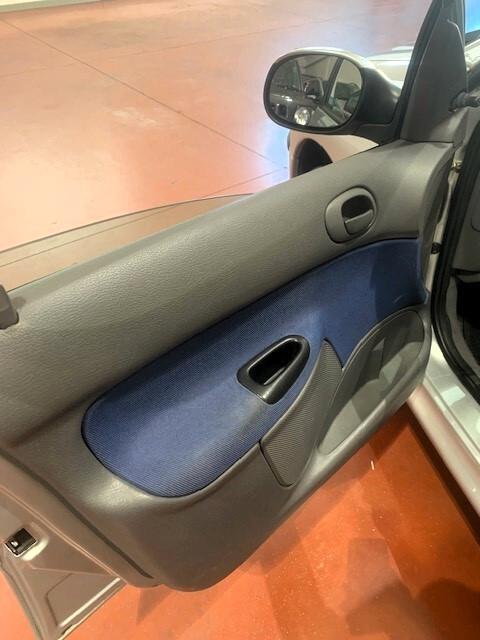 Peugeot 206 1.1 5p. XT-unico proprietario-distribuzione eseguita-OTTIMA