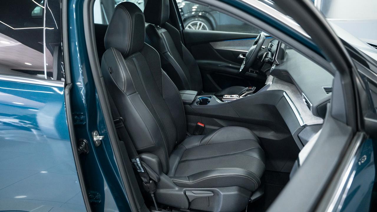 Peugeot 3008 1.5 BLUEHDI GT PACK SES 131 CV EAT8 AUTO VIRTUAL FULL OPTIONAL