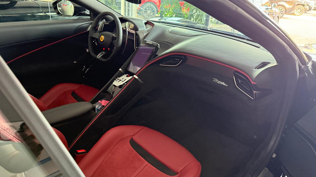 Ferrari Roma Spider KM0 UFF ITALIA