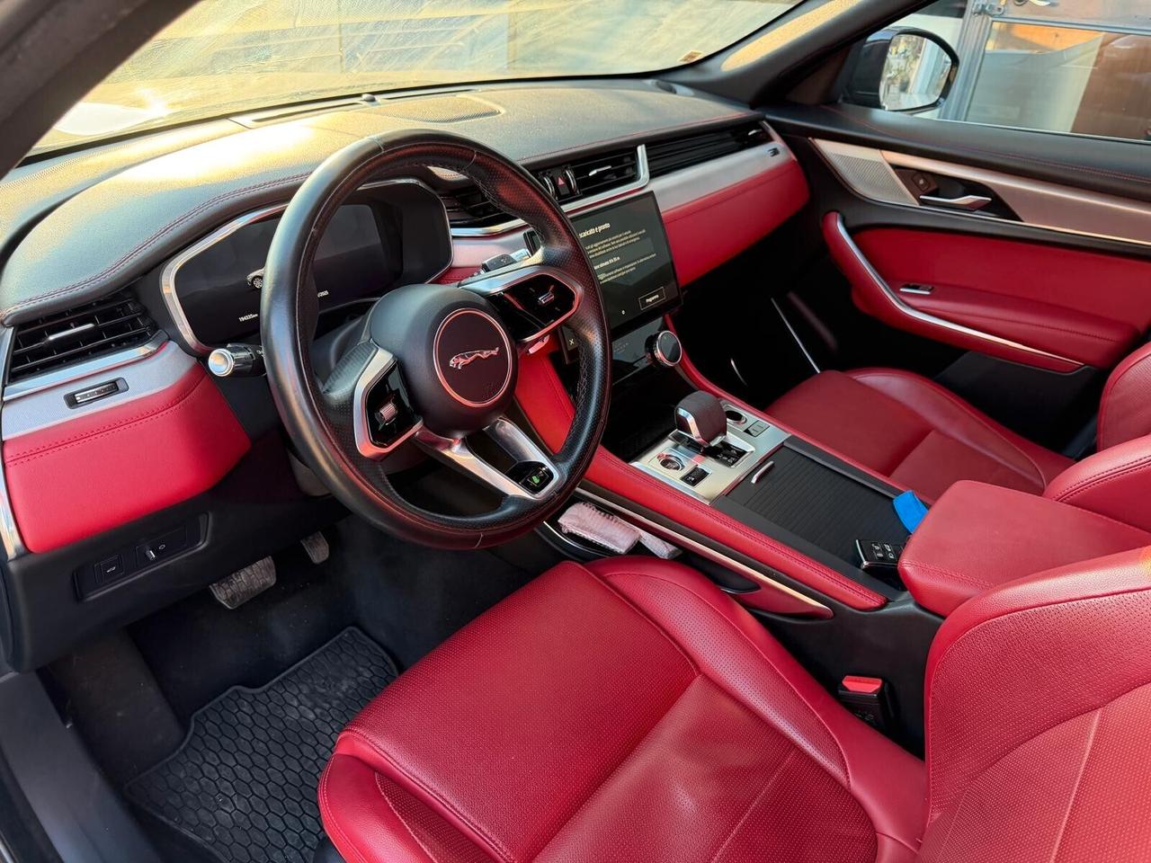 Jaguar F-Pace 2.0 D 163 CV AWD AUT. R-DYNAMIC SE