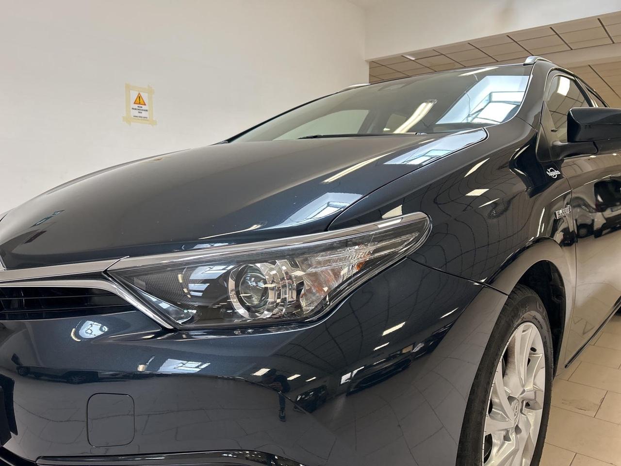 Toyota Auris Touring Sports 1.8h Active cvt