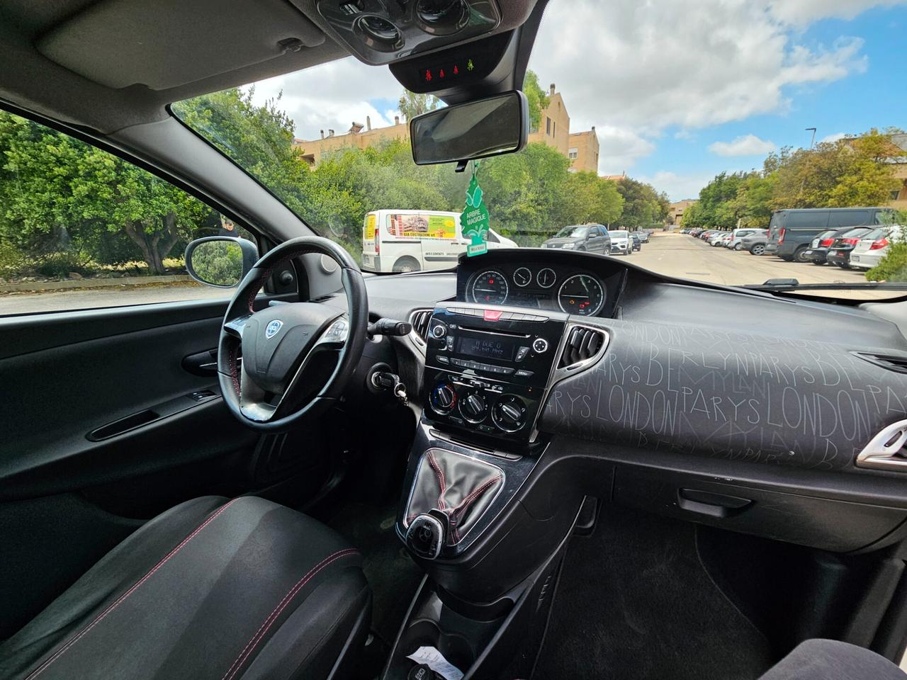 Lancia Ypsilon 1.2 69 CV 5 porte Elefantino Rosa