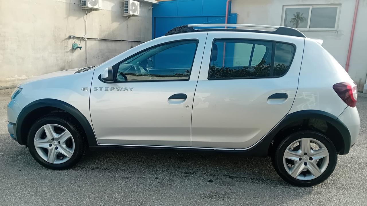 Dacia sandero stepway-1.5 dci- camb/aut-2016