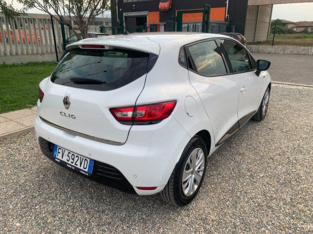 RENAULT Clio TCe 12V 75 CV 5 porte Moschino Intens