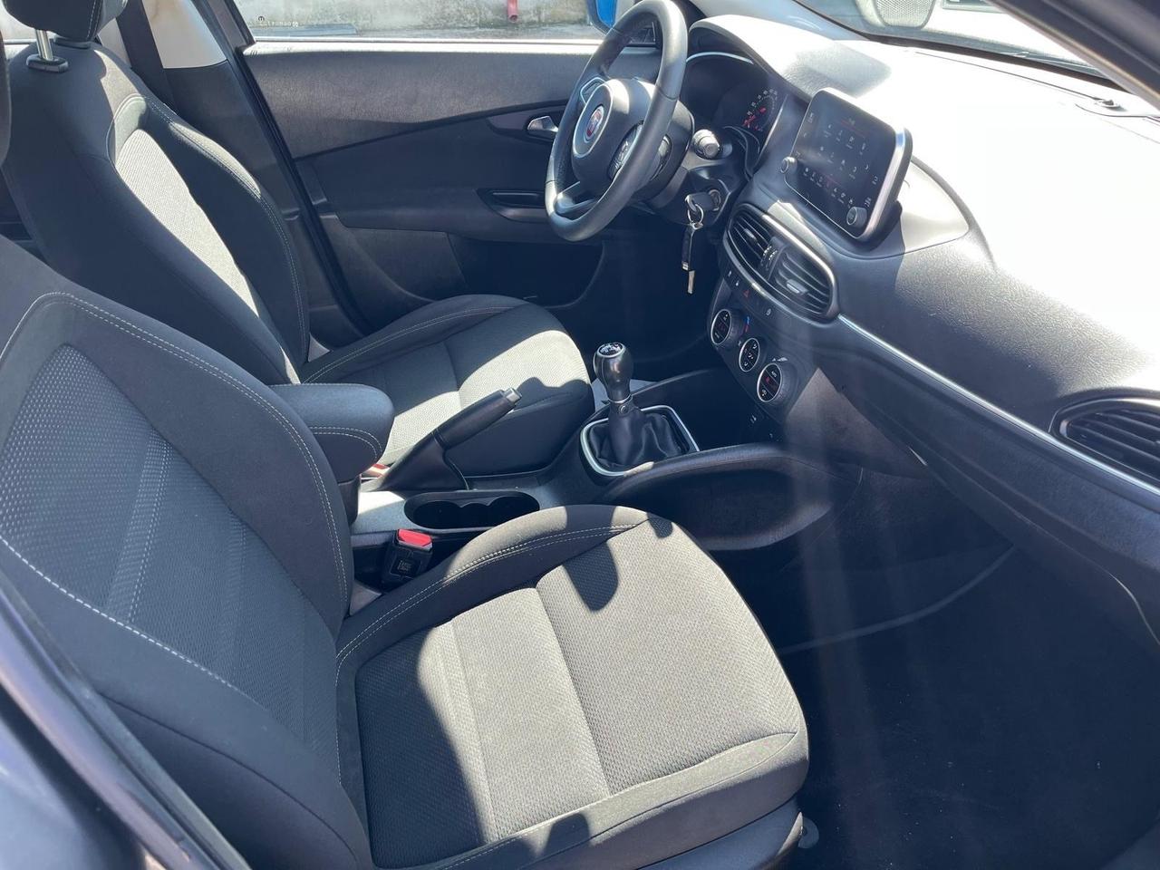 Fiat tipo 5P-lounge-1.3 mjt-95 cv -2019