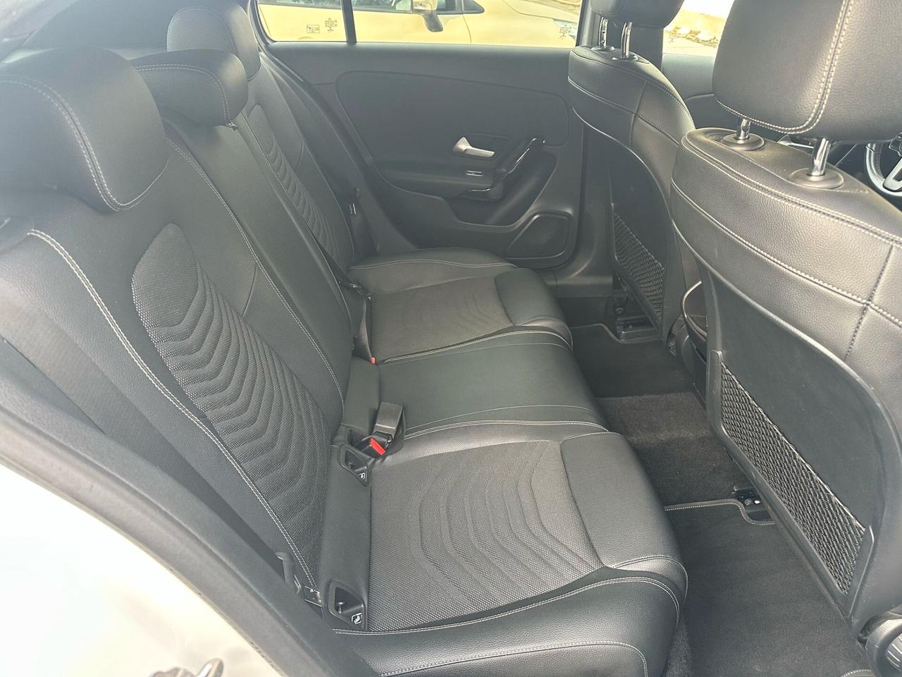 MERCEDES-BENZ A180 D - 2020