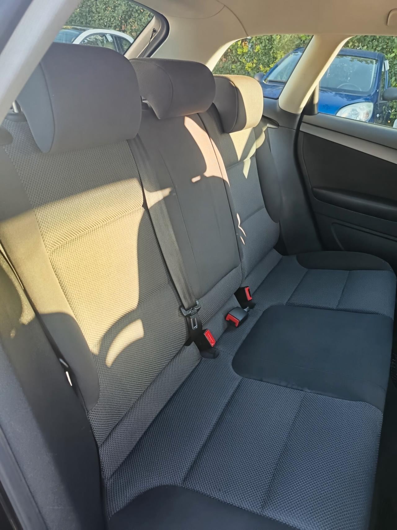 Audi A3 1.6 TDI 90 CV CR Attraction MOTORE REVISIONATO A KM 250.000