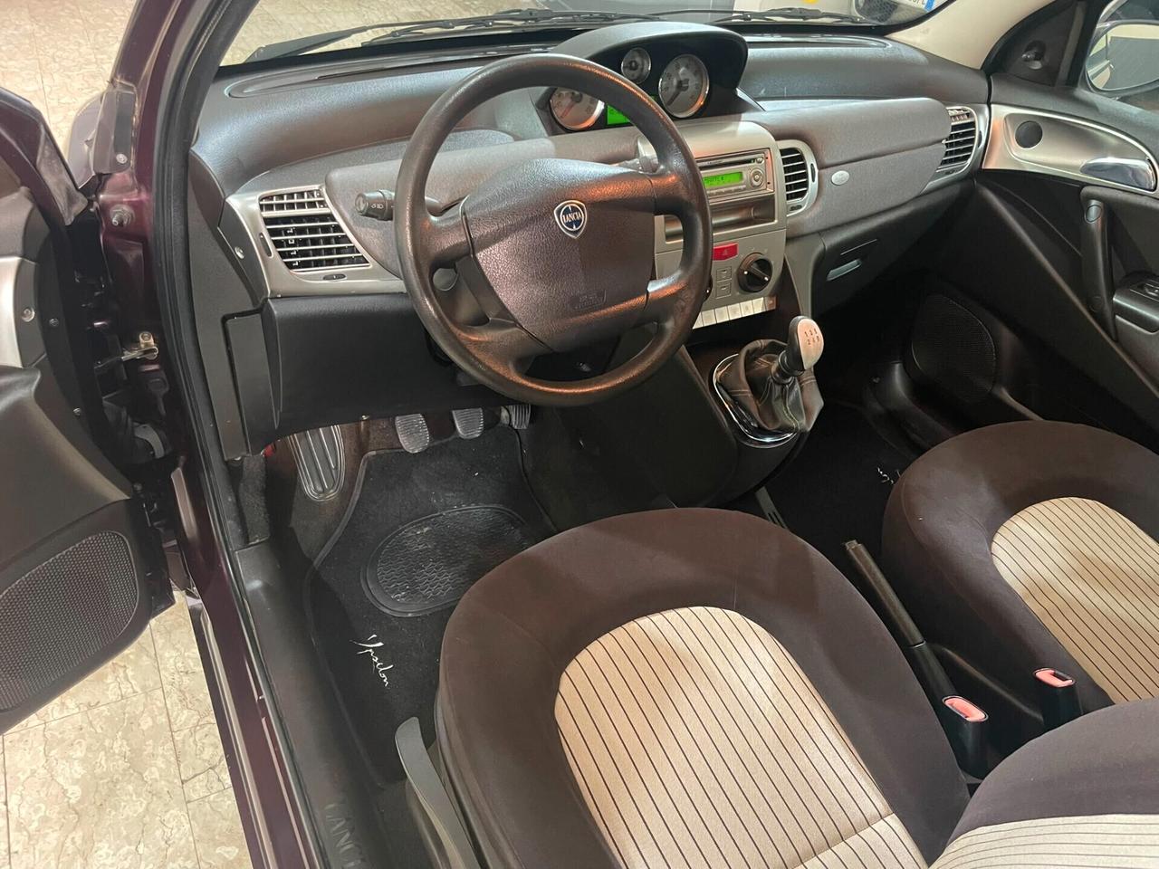 Lancia Ypsilon 1.2 Modamilano