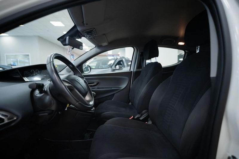 Lancia Ypsilon 1.2 8v Silver s&s 69cv E6