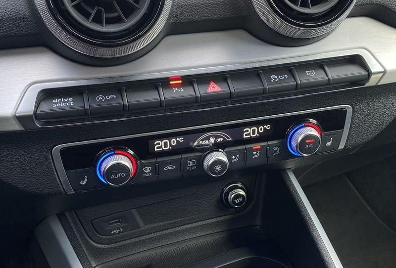 Audi Q2 S Line interno ed esterno 2.0 TDI 150CV S-Tronic 35