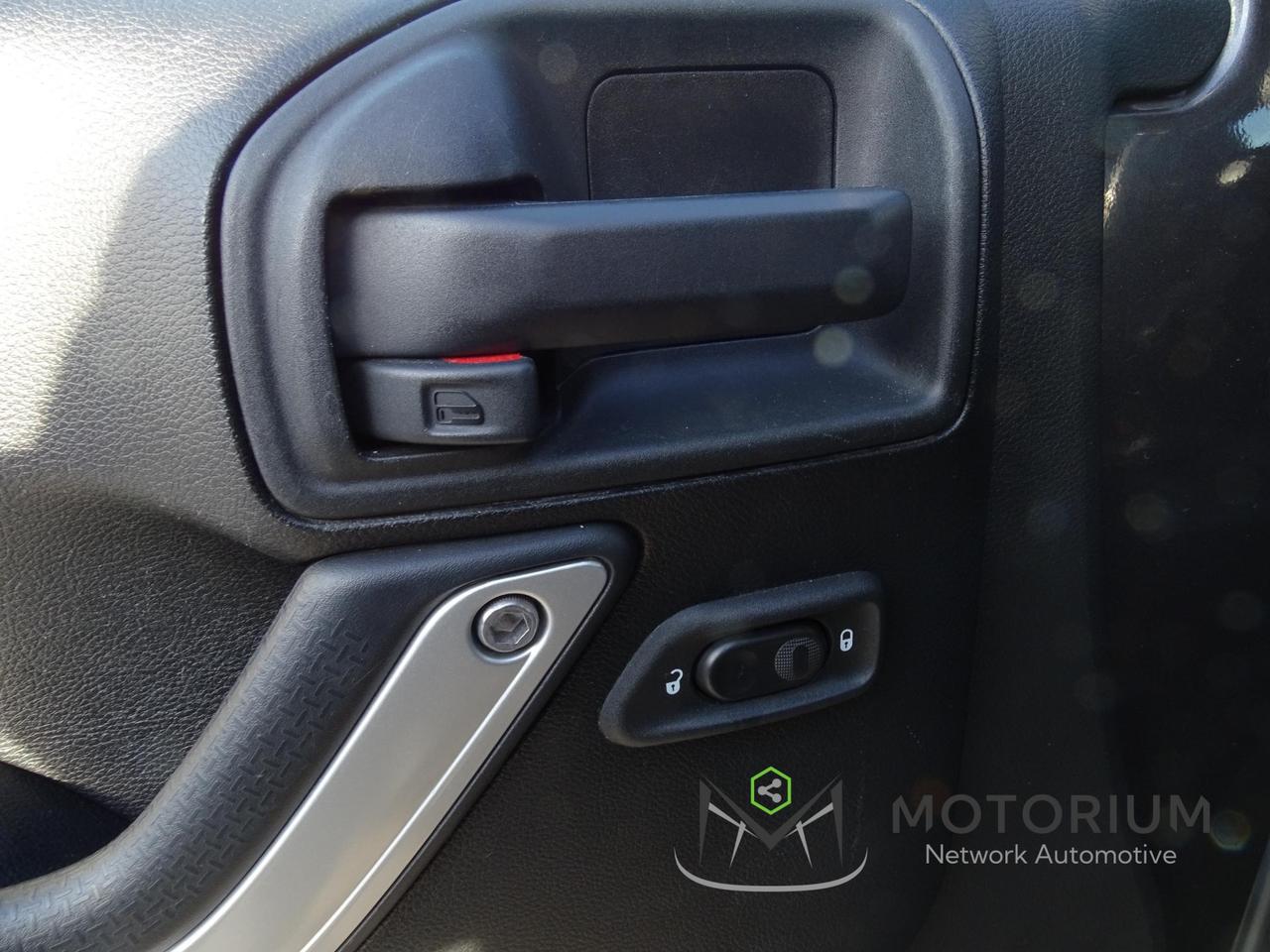 Jeep Wrangler 2.8 CRD DPF Sahara 4x4 automatic