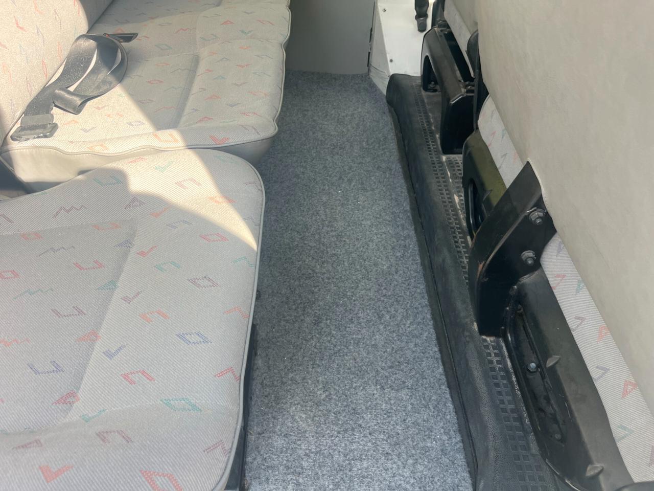 Volkswagen Transporter 2.5 TDI/88CV 9 posti autovettura