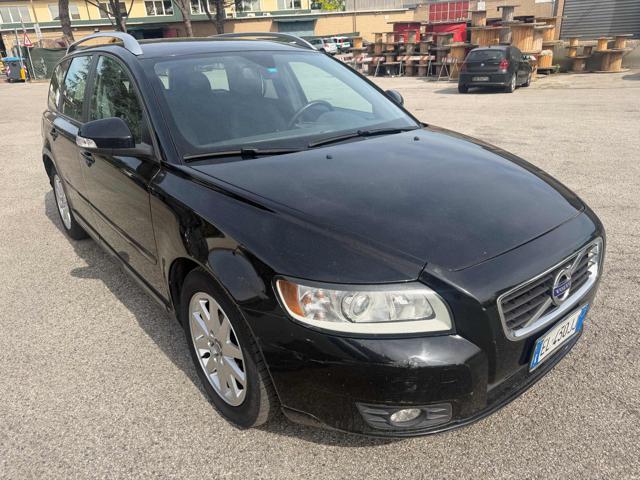 VOLVO V50 D2 R-design senza nessun lavoro da fare