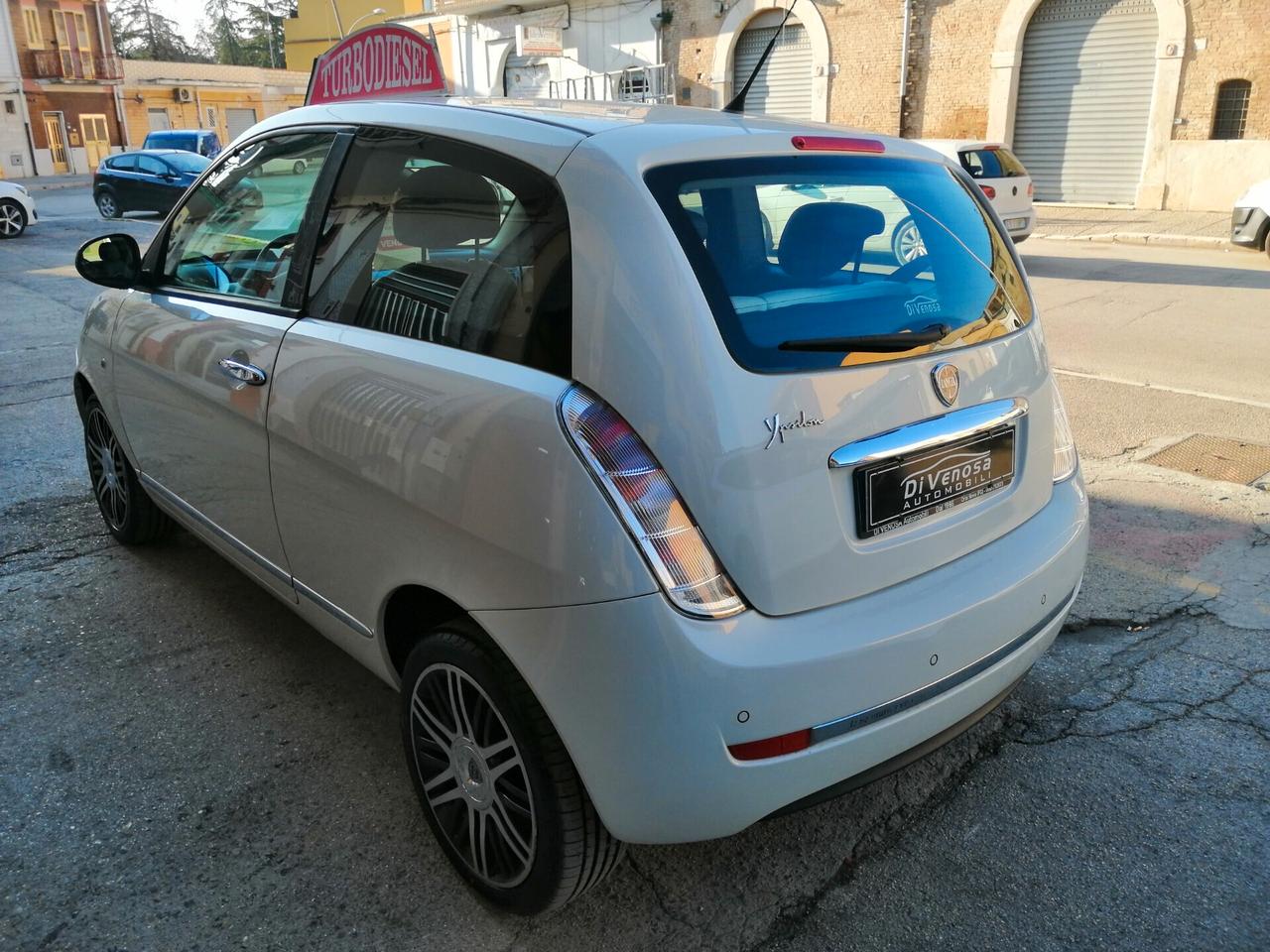 Lancia Ypsilon 1.3 MJT 75 CV Elle