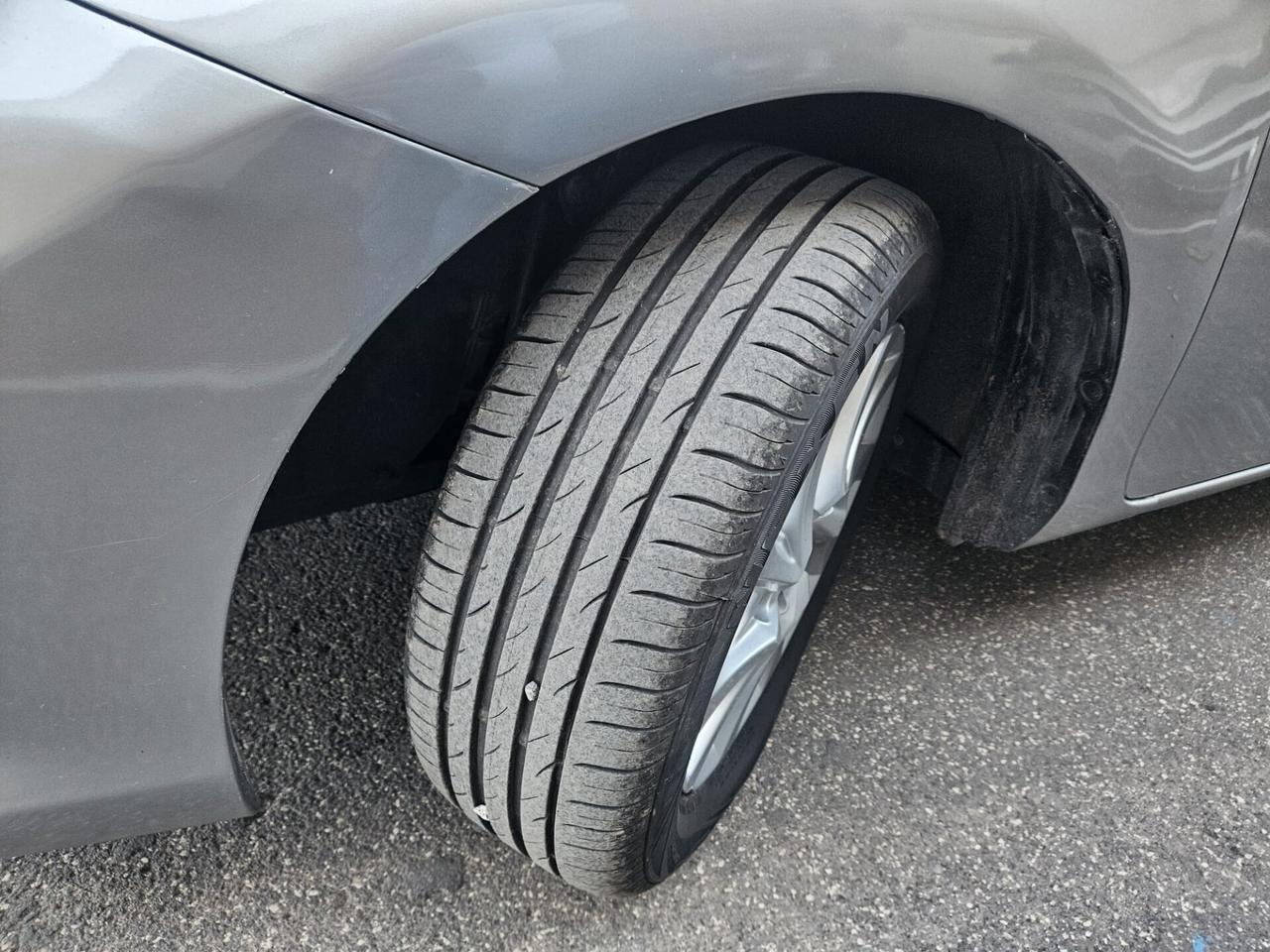 Toyota Auris 1.8 Hybrid Active