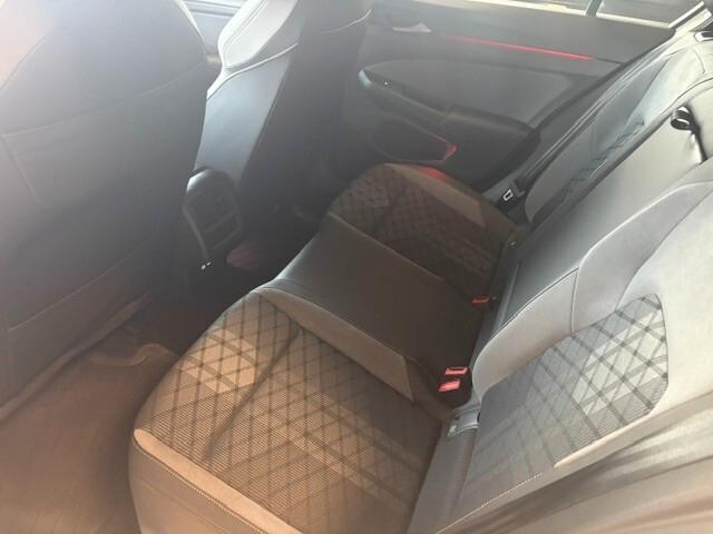 Volkswagen Golf 1.5 TSI EVO ACT R-LINE