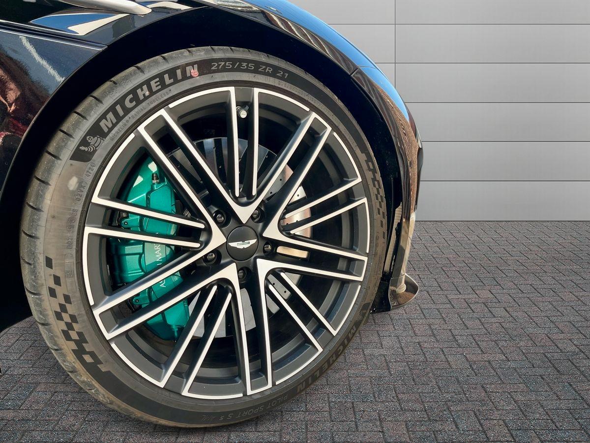 ASTON MARTIN DB12 Coupe 4.0 V8 auto