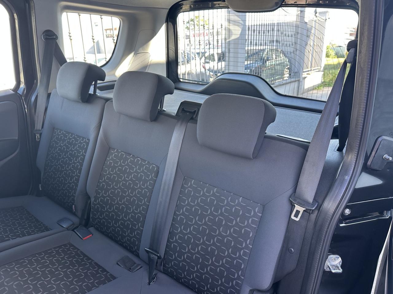 Fiat Doblo 1.6 MJT 105 Cv Emotion 5 Posti Vettura